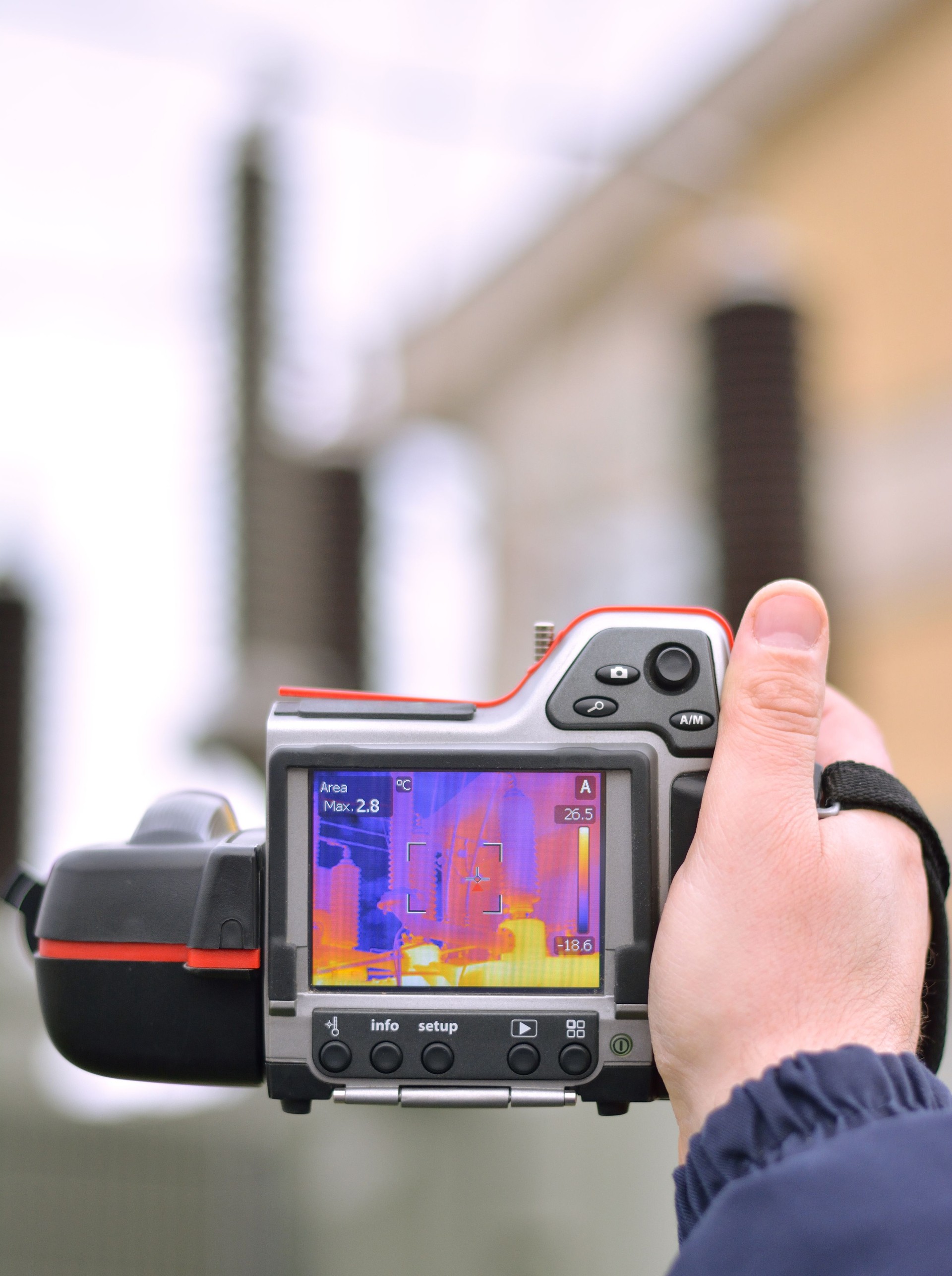 Infrared thermal imaging camera shooting in high voltage transformer